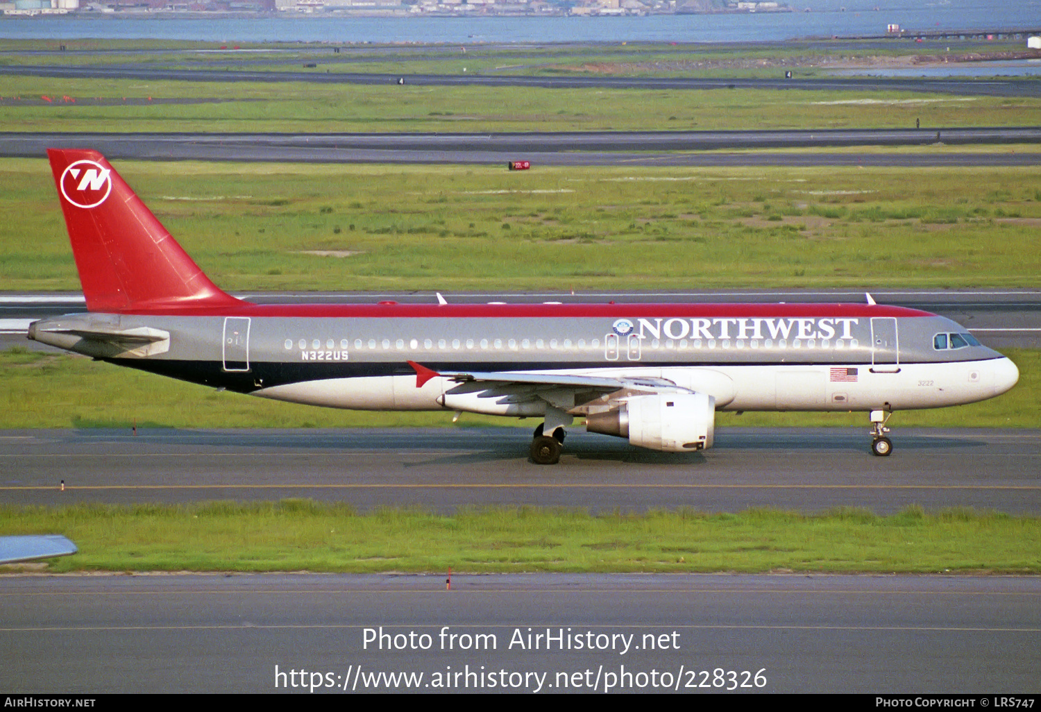 Aircraft Photo of N322US | Airbus A320-211 | Northwest Airlines | AirHistory.net #228326