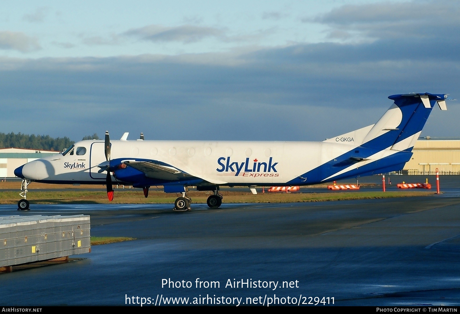 Aircraft Photo of C-GKGA | Beech 1900C-1(F) | SkyLink Express | AirHistory.net #229411