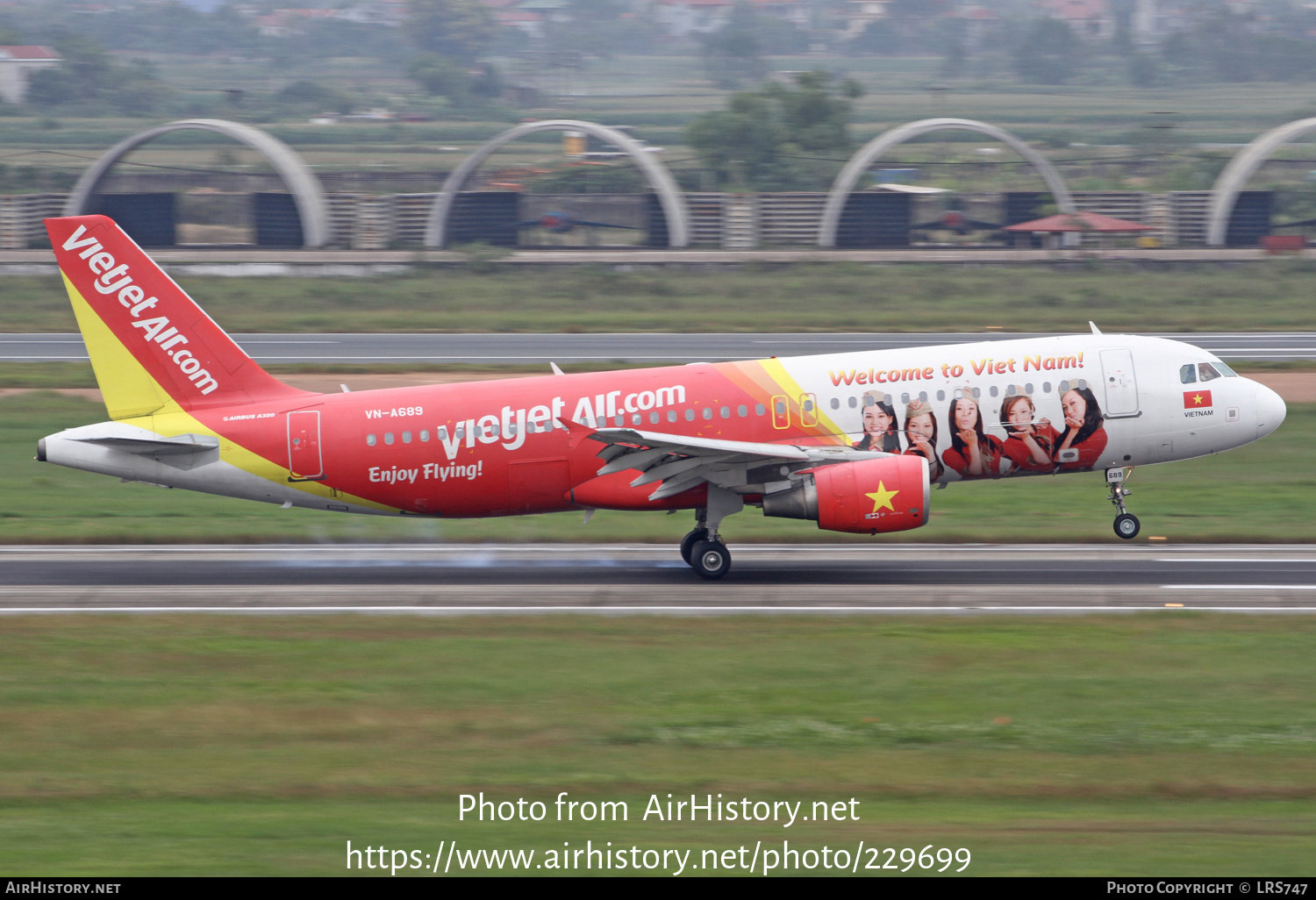 Aircraft Photo of VN-A689 | Airbus A320-214 | VietJet Air | AirHistory.net #229699