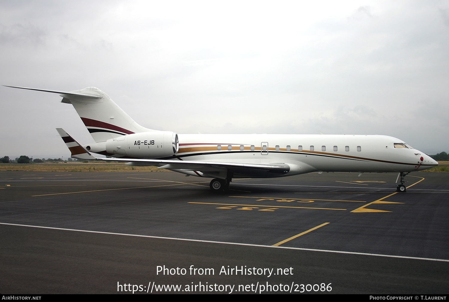 Aircraft Photo of A6-EJB | Bombardier Global Express (BD-700-1A10) | AirHistory.net #230086