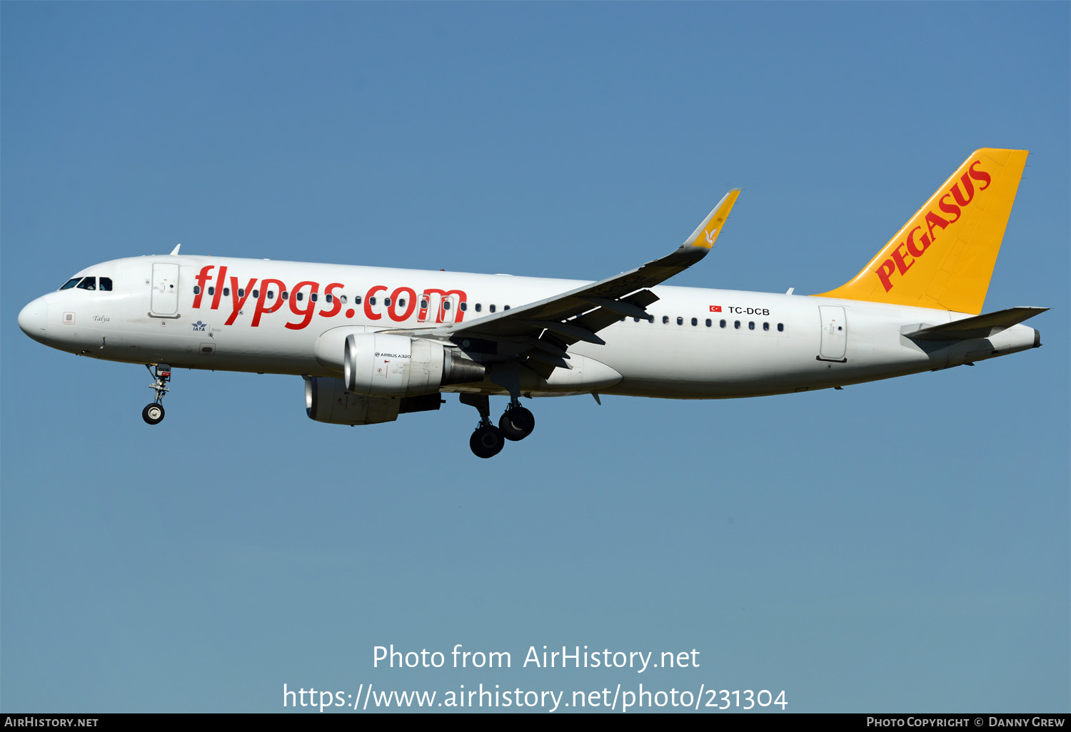 Aircraft Photo of TC-DCB | Airbus A320-214 | Pegasus Airlines | AirHistory.net #231304