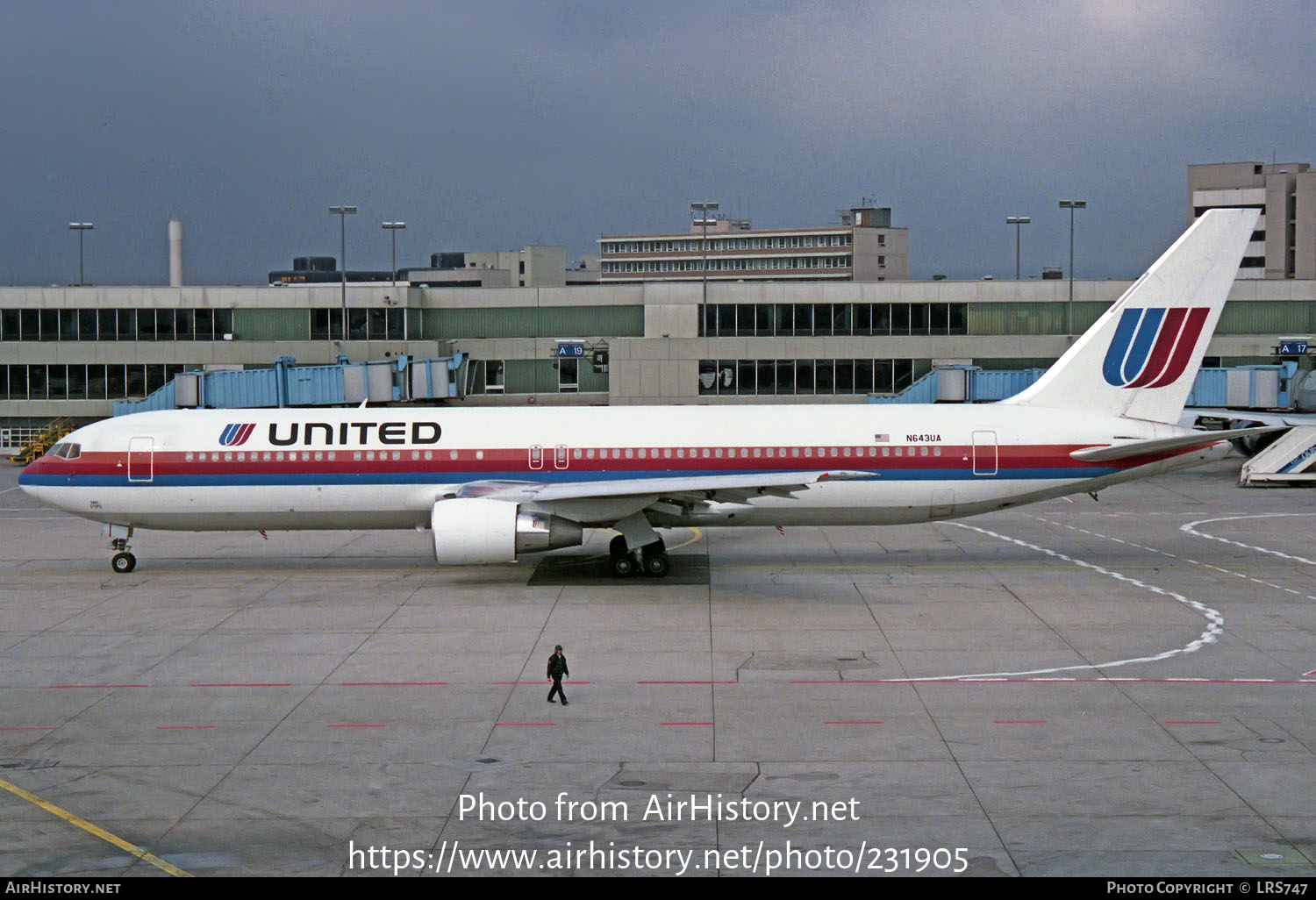 Aircraft Photo of N643UA | Boeing 767-322/ER | United Airlines | AirHistory.net #231905