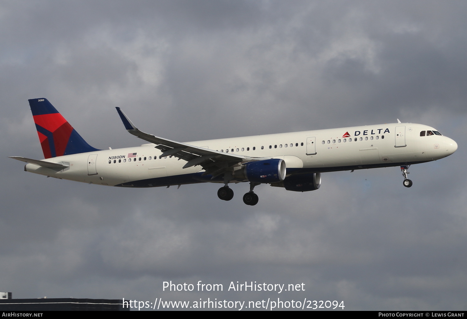 Aircraft Photo of N380DN | Airbus A321-211 | Delta Air Lines | AirHistory.net #232094