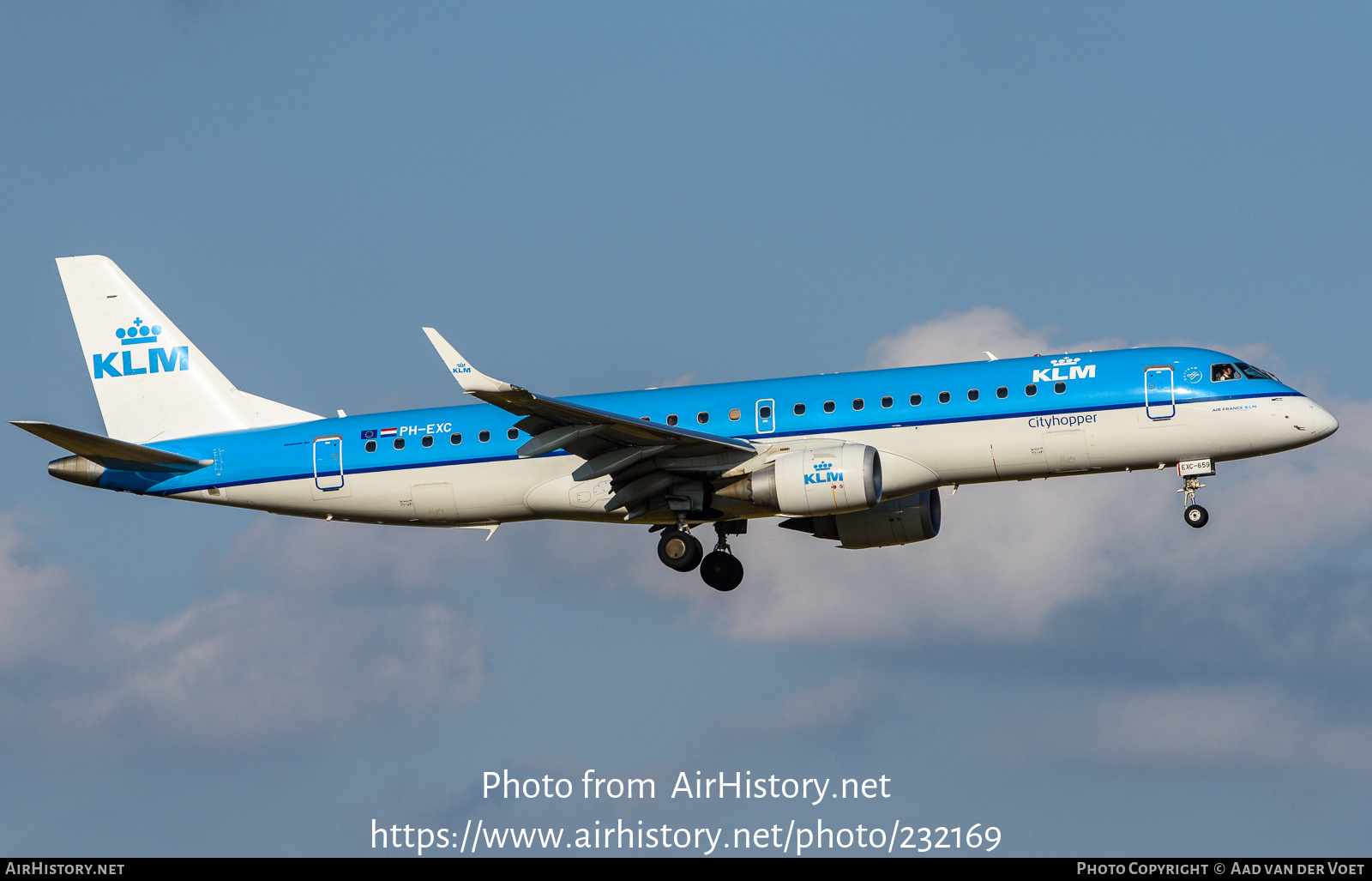 Aircraft Photo of PH-EXC | Embraer 190STD (ERJ-190-100STD) | KLM Cityhopper | AirHistory.net #232169