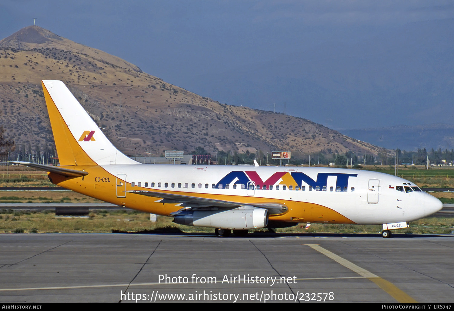 Aircraft Photo of CC-CSL | Boeing 737-248 | Avant Airlines | AirHistory.net #232578