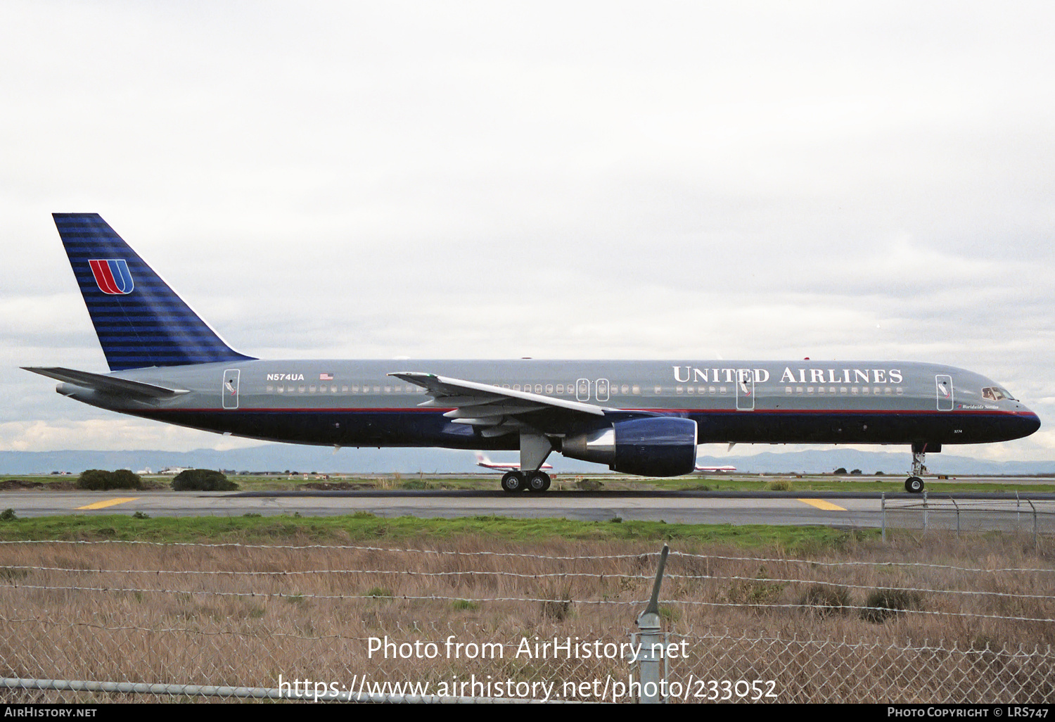 Aircraft Photo of N574UA | Boeing 757-222 | United Airlines | AirHistory.net #233052