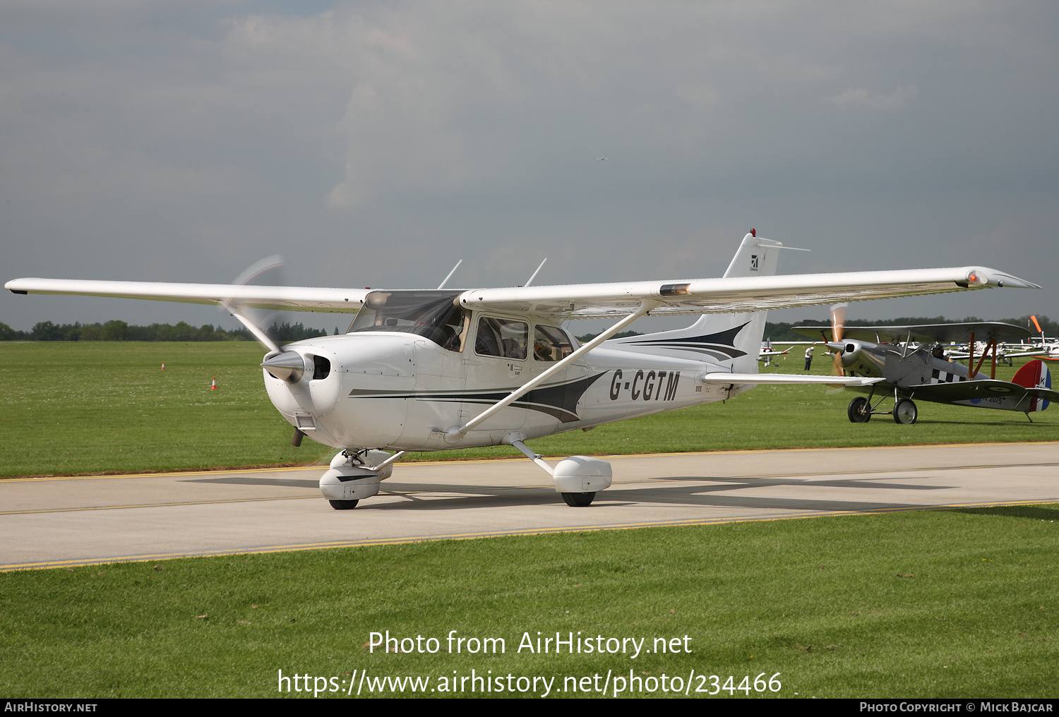 Aircraft Photo of G-CGTM | Cessna 172S Skyhawk | AirHistory.net #234466