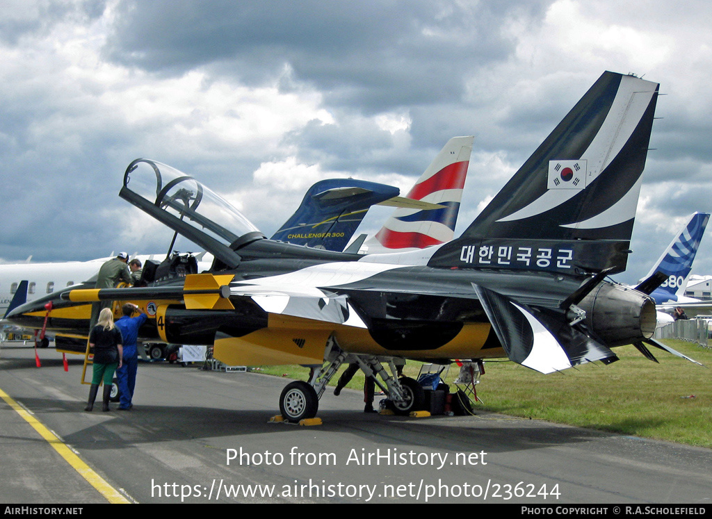 Aircraft Photo of 10-0052 | Korea Aerospace T-50B Golden Eagle | South Korea - Air Force | AirHistory.net #236244