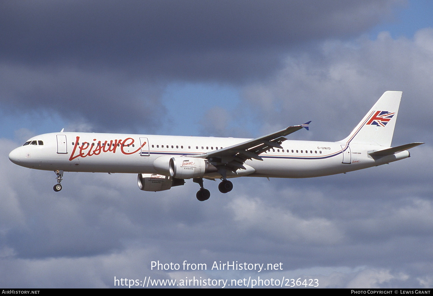 Aircraft Photo of G-UNID | Airbus A321-211 | Leisure International Airways | AirHistory.net #236423