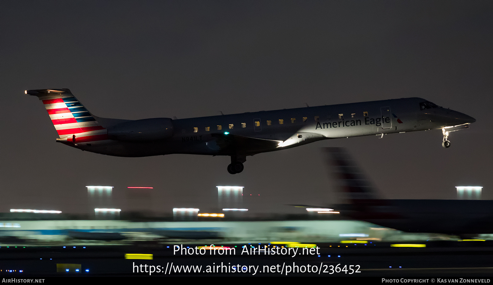 Aircraft Photo of N941LT | Embraer ERJ-145LR (EMB-145LR) | American Eagle | AirHistory.net #236452