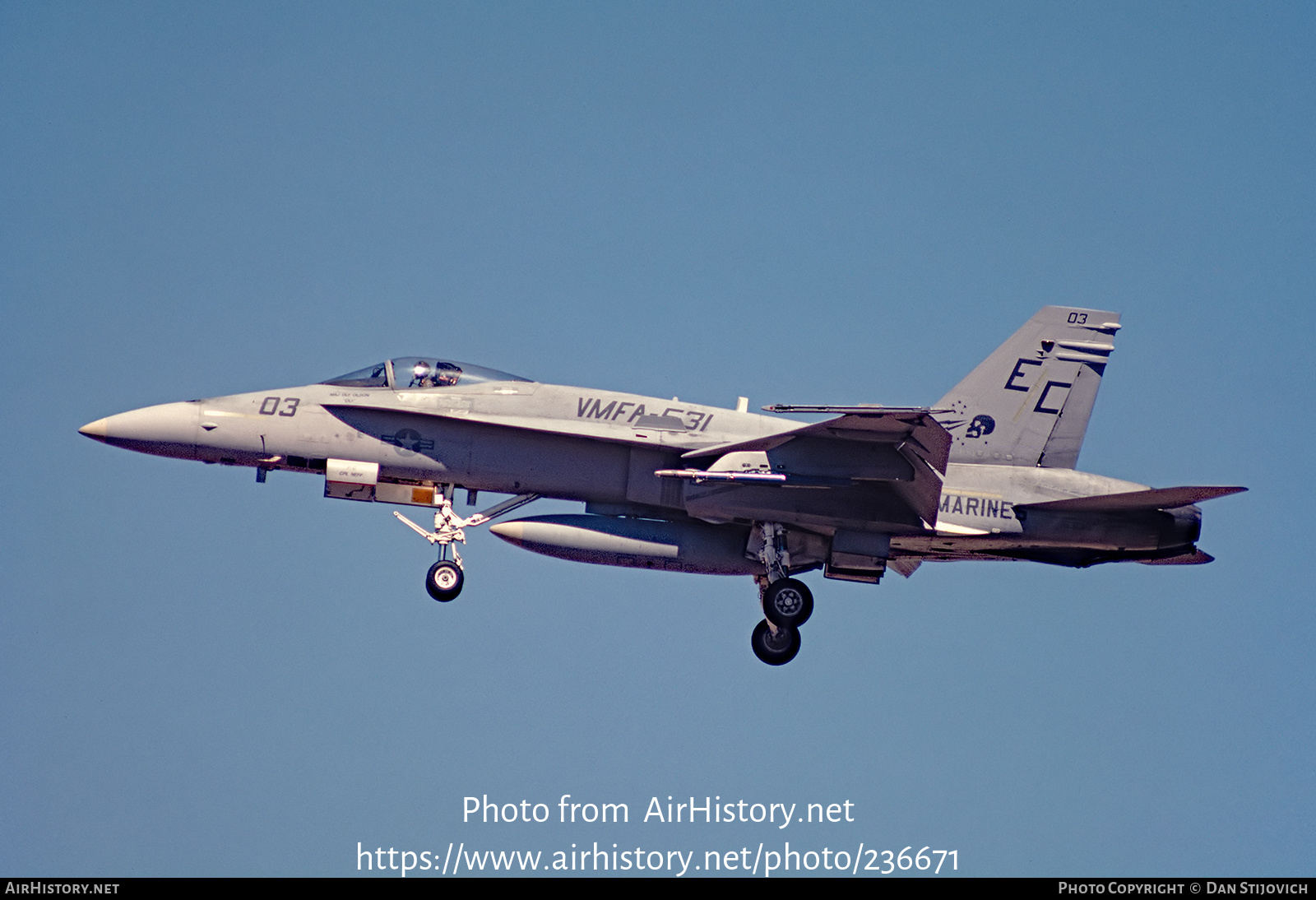 Aircraft Photo of 163138 | McDonnell Douglas F/A-18A Hornet | USA - Marines | AirHistory.net #236671