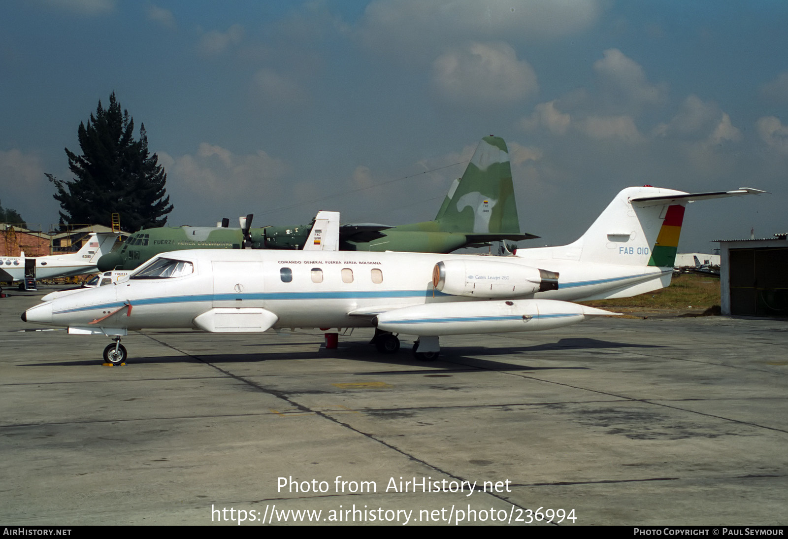 Aircraft Photo of FAB 010 | Gates Learjet 25D | Bolivia - Air Force | AirHistory.net #236994