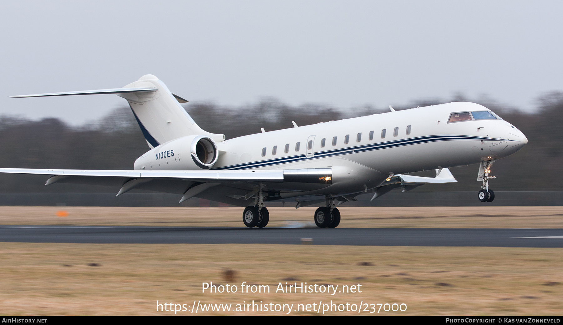 Aircraft Photo of N100ES | Bombardier Global Express (BD-700-1A10) | AirHistory.net #237000