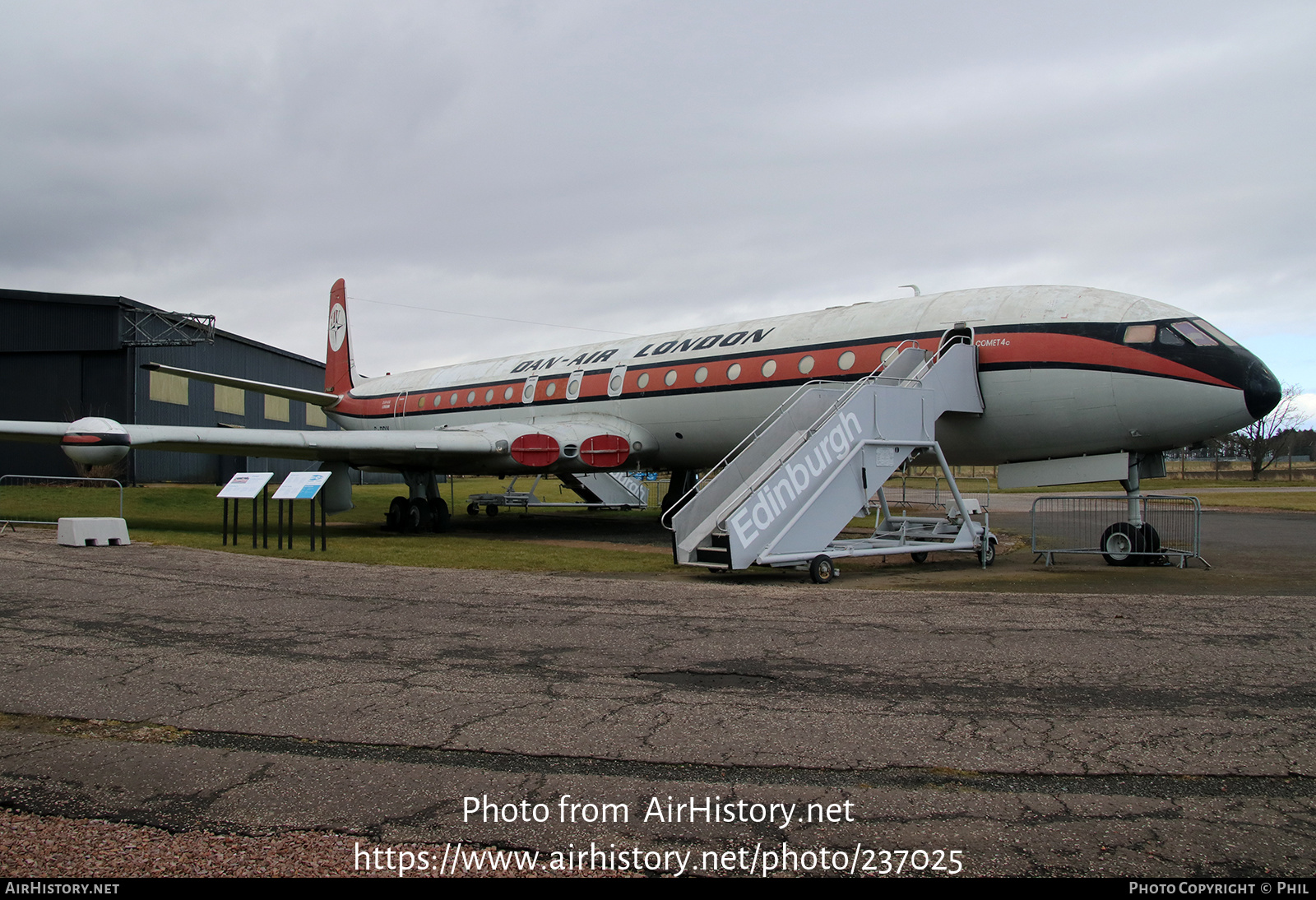 Aircraft Photo of G-BDIX | De Havilland D.H. 106 Comet 4C | Dan-Air London | AirHistory.net #237025