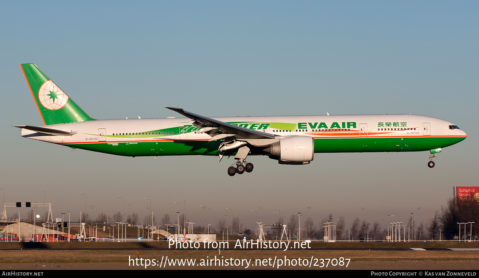 Aircraft Photo of B-16702 | Boeing 777-35E/ER | EVA Air | AirHistory.net #237087