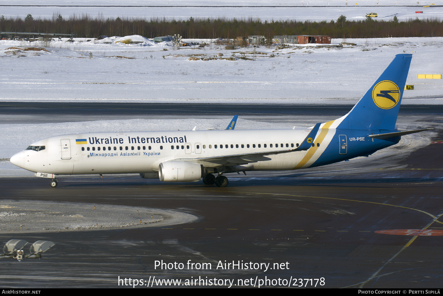 Aircraft Photo of UR-PSE | Boeing 737-84R | Ukraine International Airlines | AirHistory.net #237178