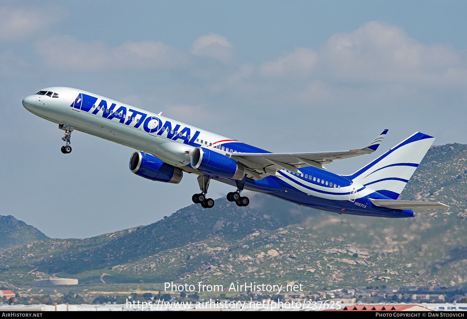 Aircraft Photo of N567CA | Boeing 757-223 | National Airlines | AirHistory.net #237625