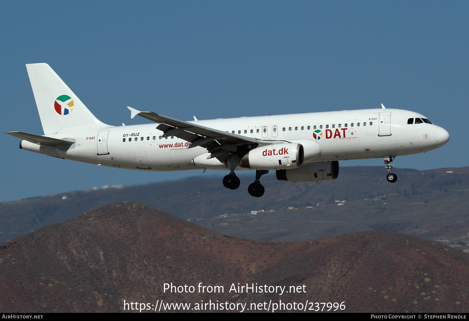 Aircraft Photo of OY-RUZ | Airbus A320-233 | Danish Air Transport - DAT | AirHistory.net #237996