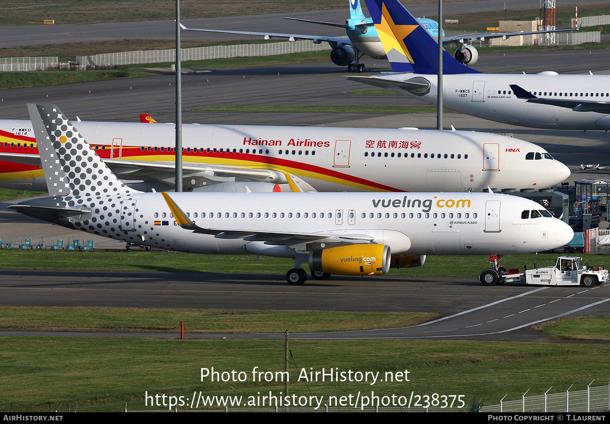 Aircraft Photo of EC-MER | Airbus A320-232 | Vueling Airlines | AirHistory.net #238375