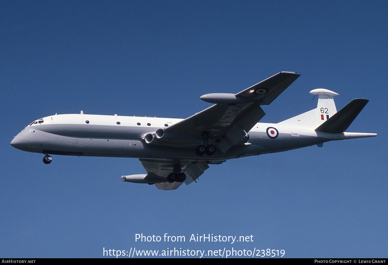 Aircraft Photo of XV262 | Hawker Siddeley HS-801 Nimrod MR.1 | UK - Air Force | AirHistory.net #238519