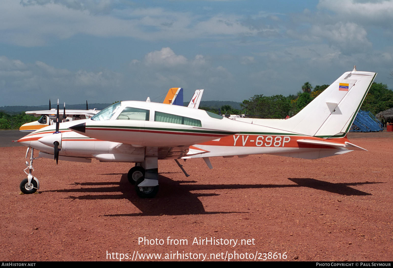 Aircraft Photo of YV-698P | Cessna 310Q | AirHistory.net #238616