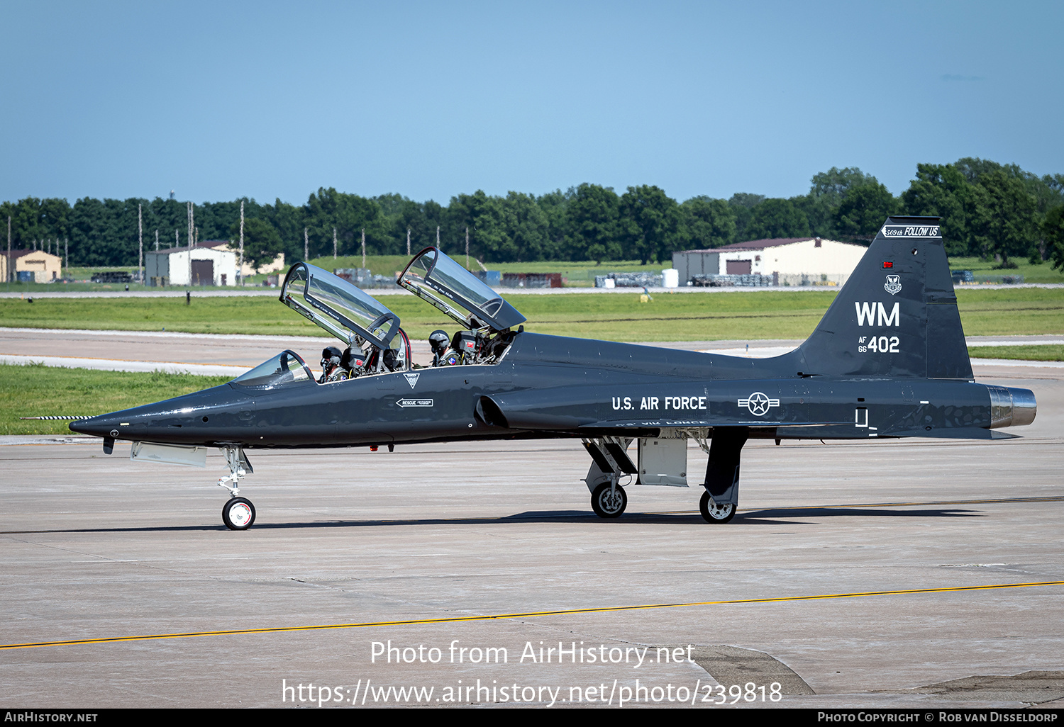 Aircraft Photo of 66-8402 / AF66-402 | Northrop T-38A Talon | USA - Air Force | AirHistory.net #239818