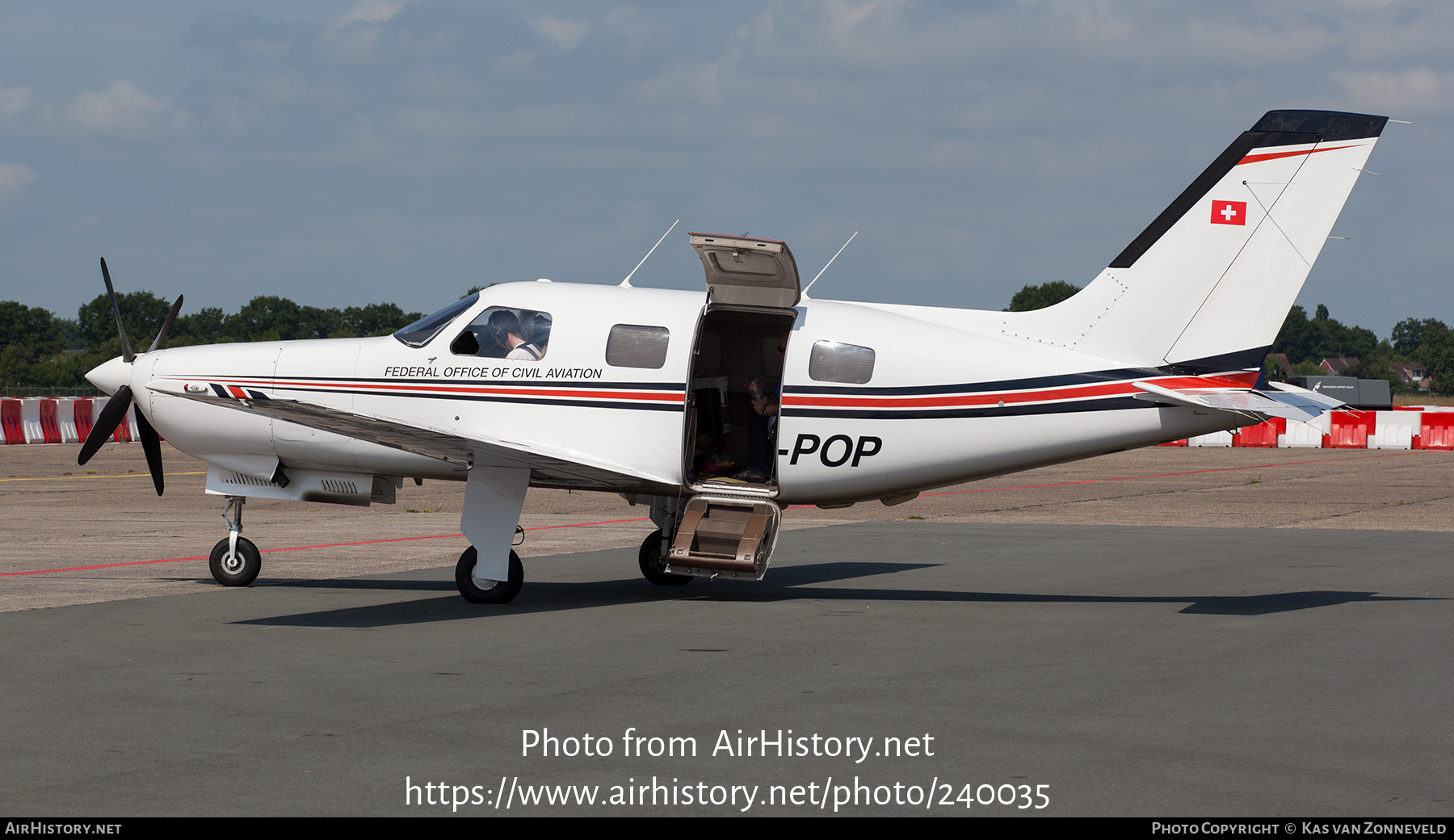 Aircraft Photo of HB-POP | Piper PA-46-350P Malibu Mirage | Federal Office of Civil Aviation - FOCA | AirHistory.net #240035