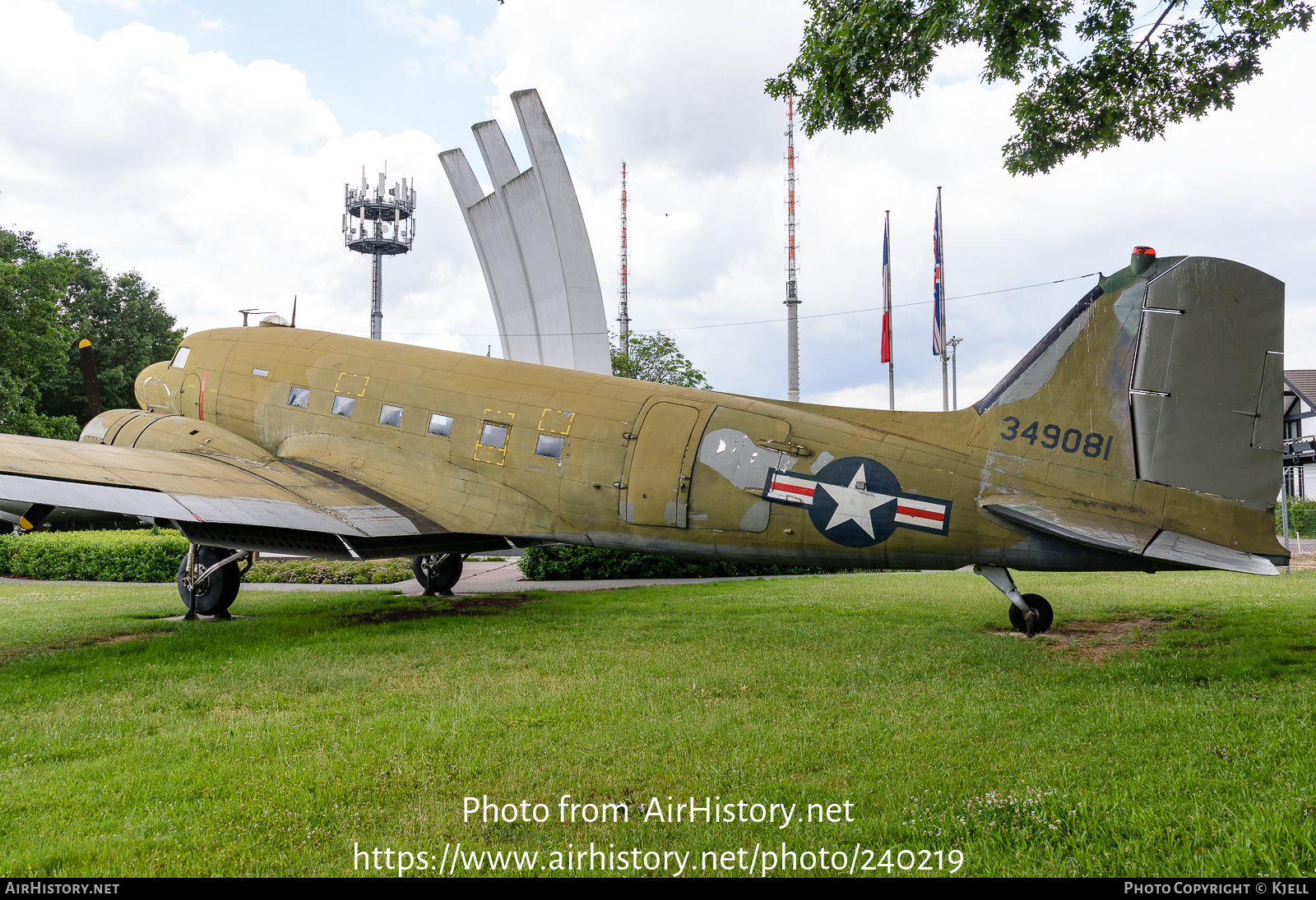 Aircraft Photo of 43-49081 / 349081 | Douglas C-47D Skytrain | USA - Air Force | AirHistory.net #240219