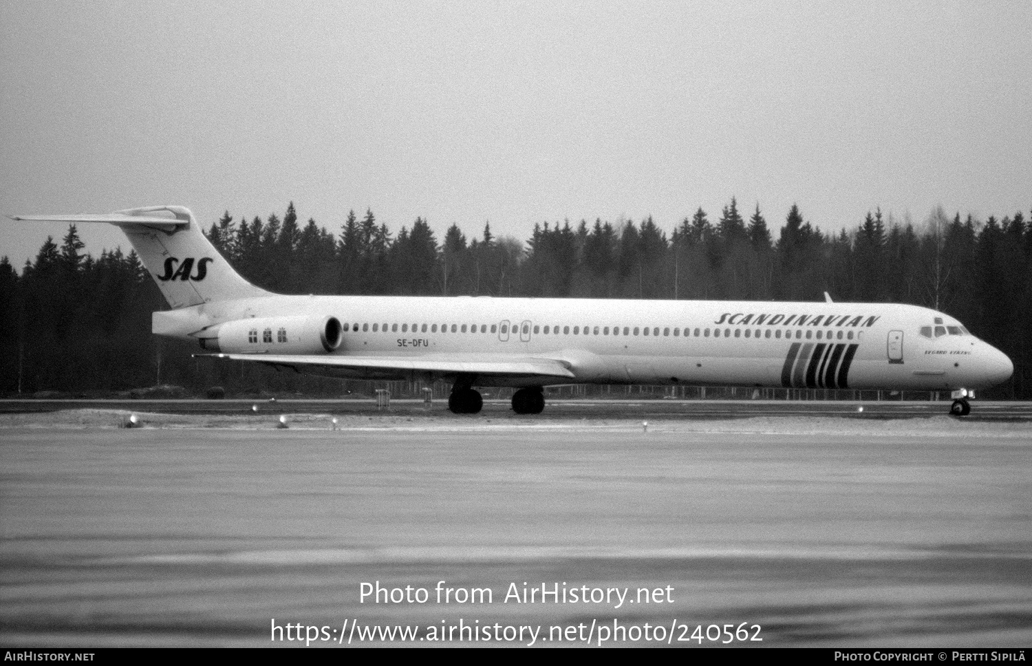 Aircraft Photo of SE-DFU | McDonnell Douglas MD-82 (DC-9-82) | Scandinavian Airlines - SAS | AirHistory.net #240562