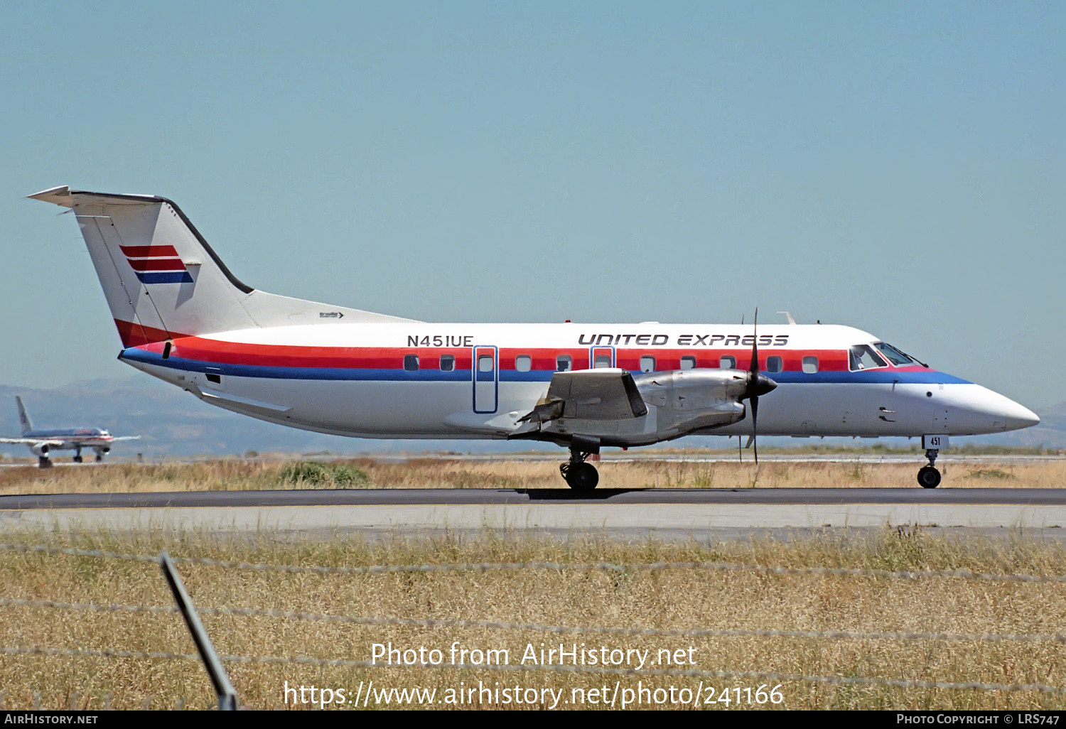 Aircraft Photo of N451UE | Embraer EMB-120RT Brasilia | United Express | AirHistory.net #241166