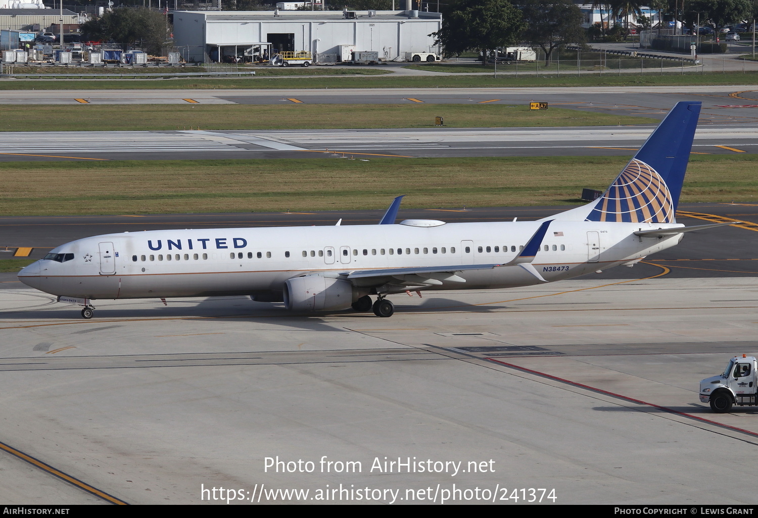 Aircraft Photo of N38473 | Boeing 737-924/ER | United Airlines | AirHistory.net #241374