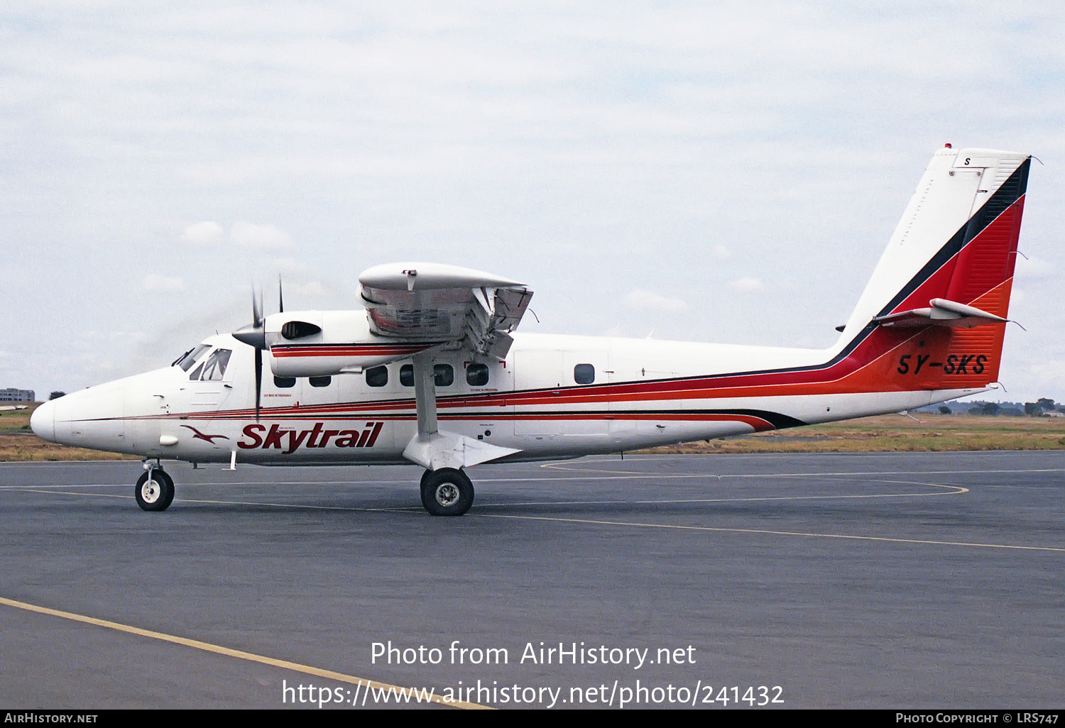 Aircraft Photo of 5Y-SKS | De Havilland Canada DHC-6-300 Twin Otter | Skytrail Air Safaris | AirHistory.net #241432