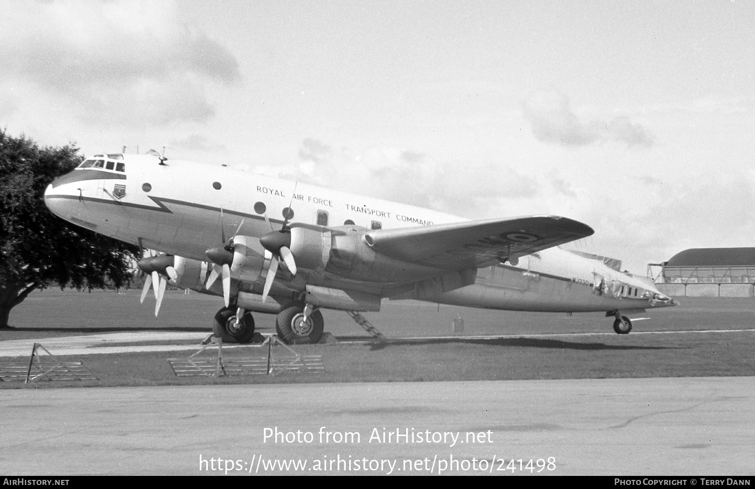 Aircraft Photo of WJ330 | Handley Page HP-67 Hastings C2 | UK - Air Force | AirHistory.net #241498