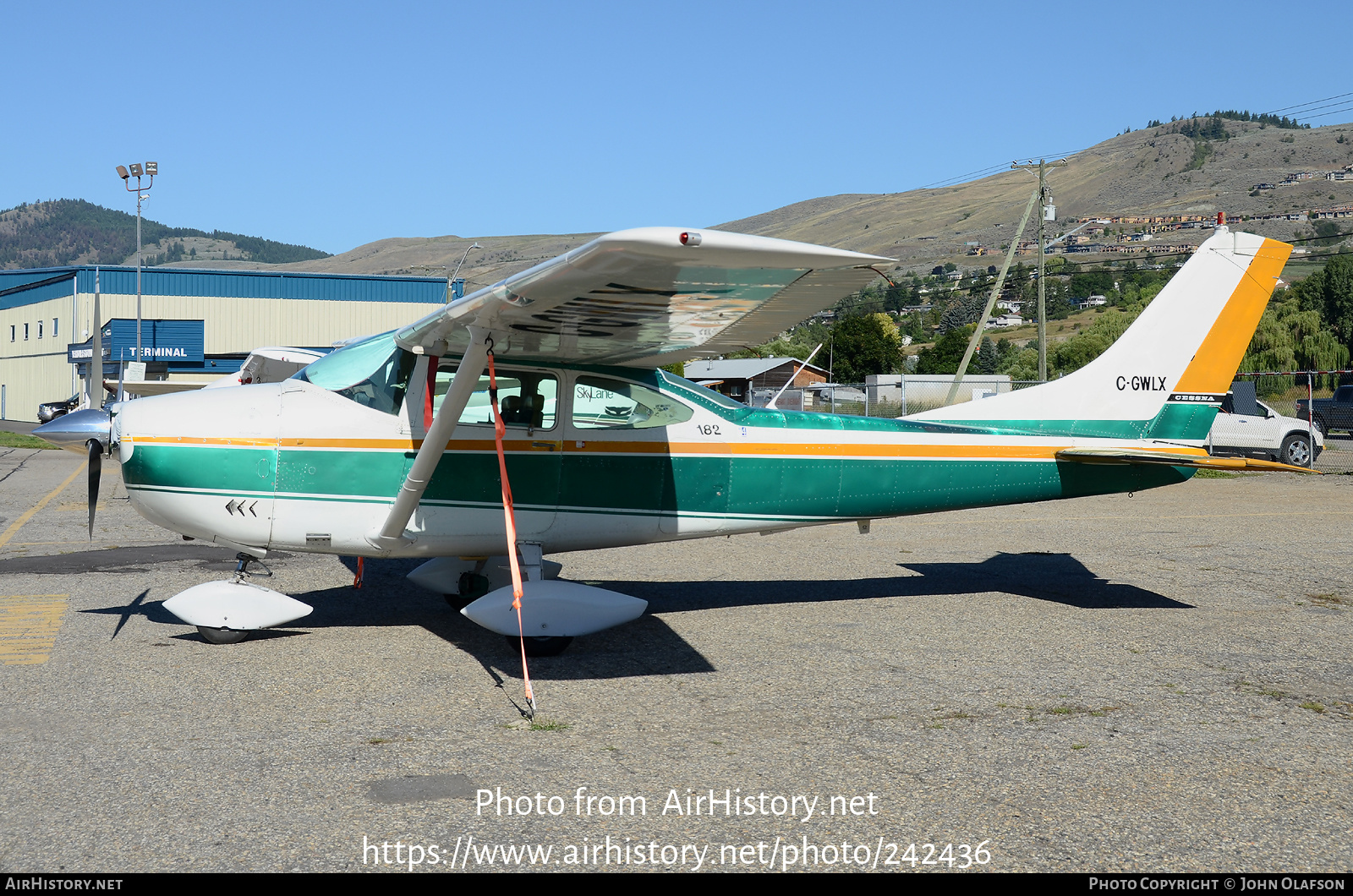 Aircraft Photo of C-GWLX | Cessna 182H Skylane | AirHistory.net #242436