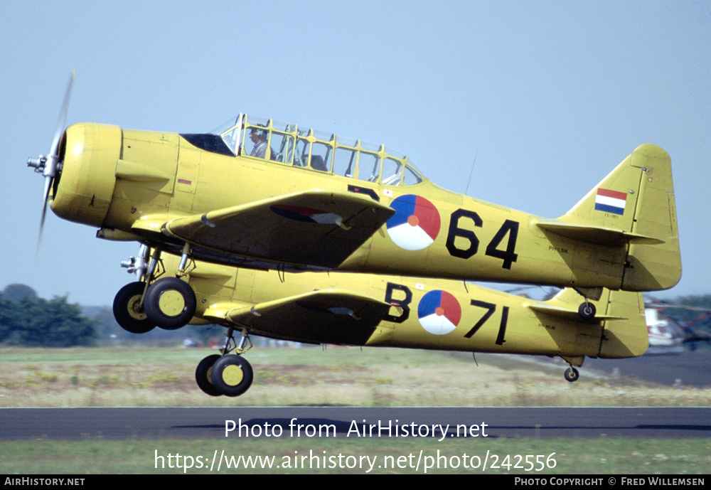 Aircraft Photo of PH-LSK / B-64 | North American AT-16 Harvard IIB | Netherlands - Air Force | AirHistory.net #242556