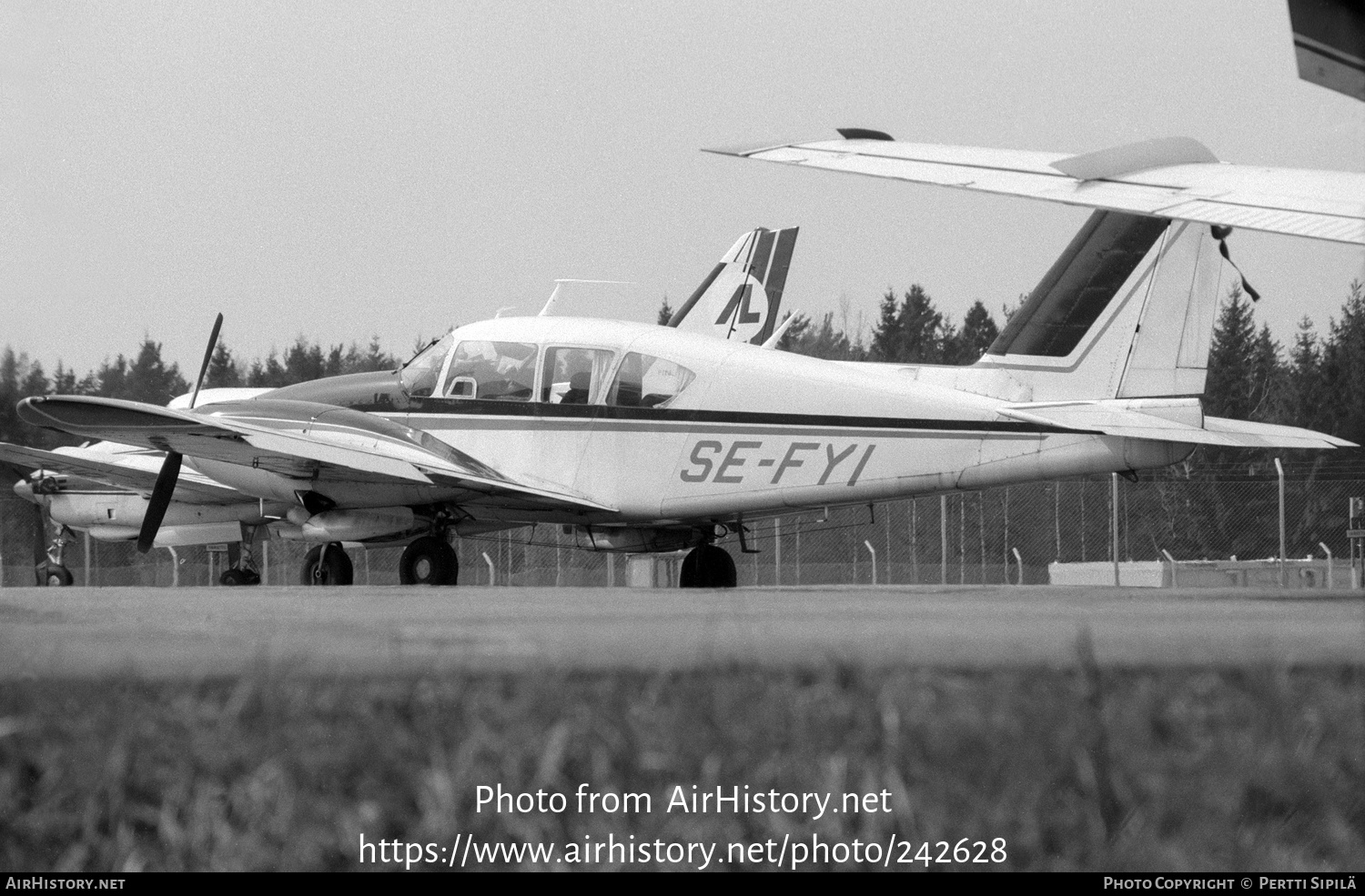 Aircraft Photo of SE-FYI | Piper PA-23-250 Aztec E | AirHistory.net #242628