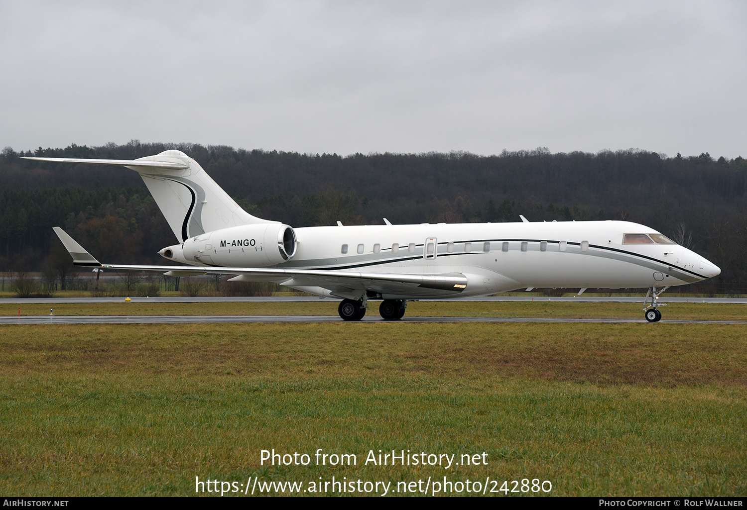 Aircraft Photo of M-ANGO | Bombardier Global 5000 (BD-700-1A11) | AirHistory.net #242880