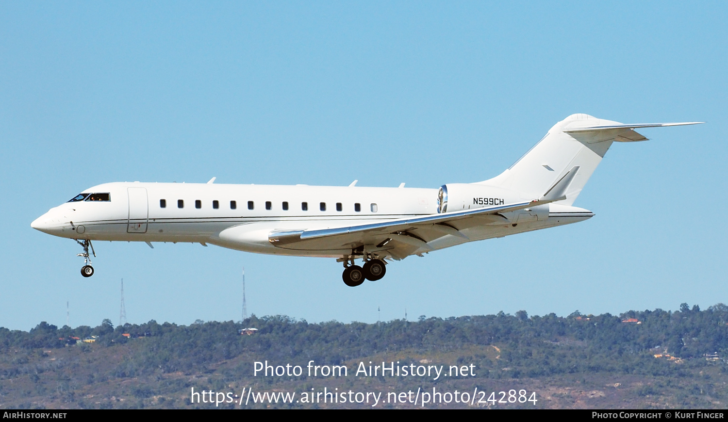 Aircraft Photo of N599CH | Bombardier Global 6000 (BD-700-1A10) | AirHistory.net #242884