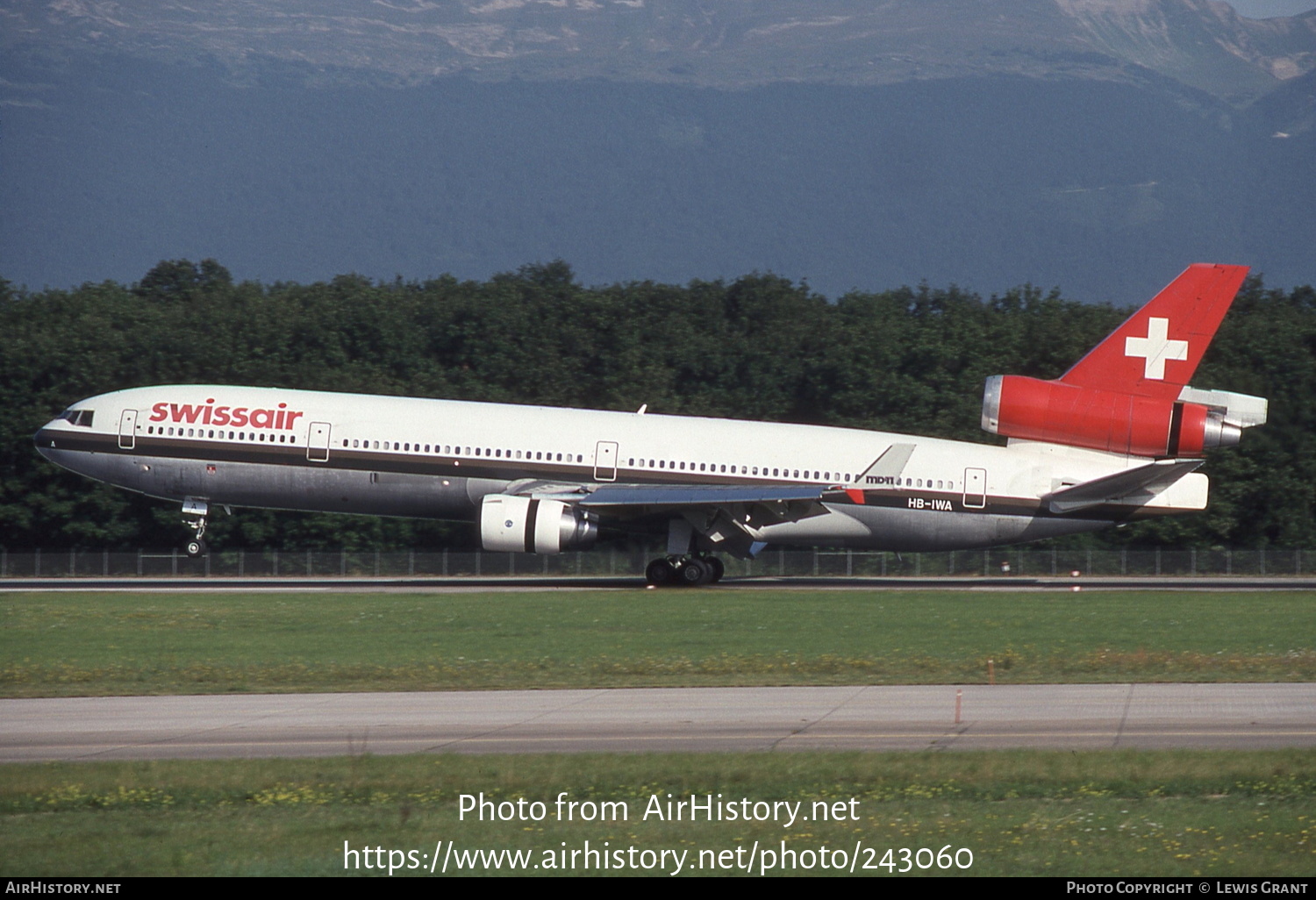 Aircraft Photo of HB-IWA | McDonnell Douglas MD-11 | Swissair | AirHistory.net #243060