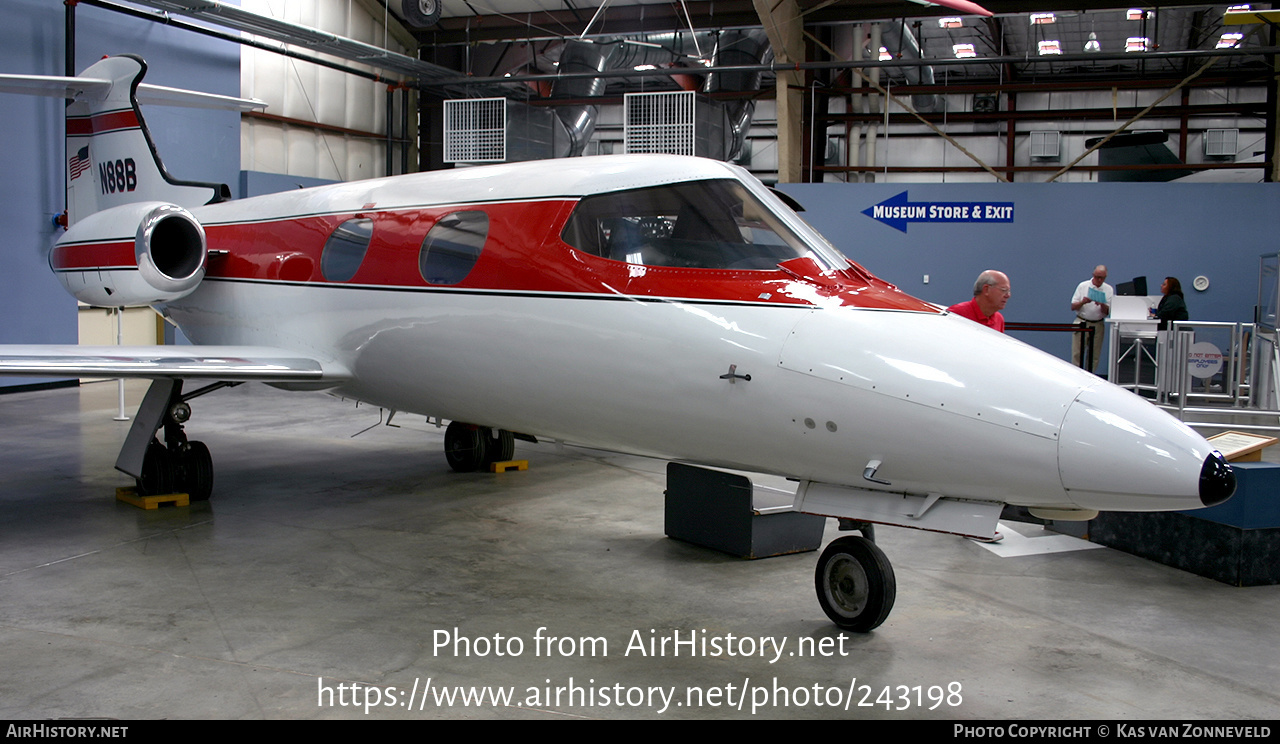 Aircraft Photo of N88B | Lear Jet 24 | AirHistory.net #243198