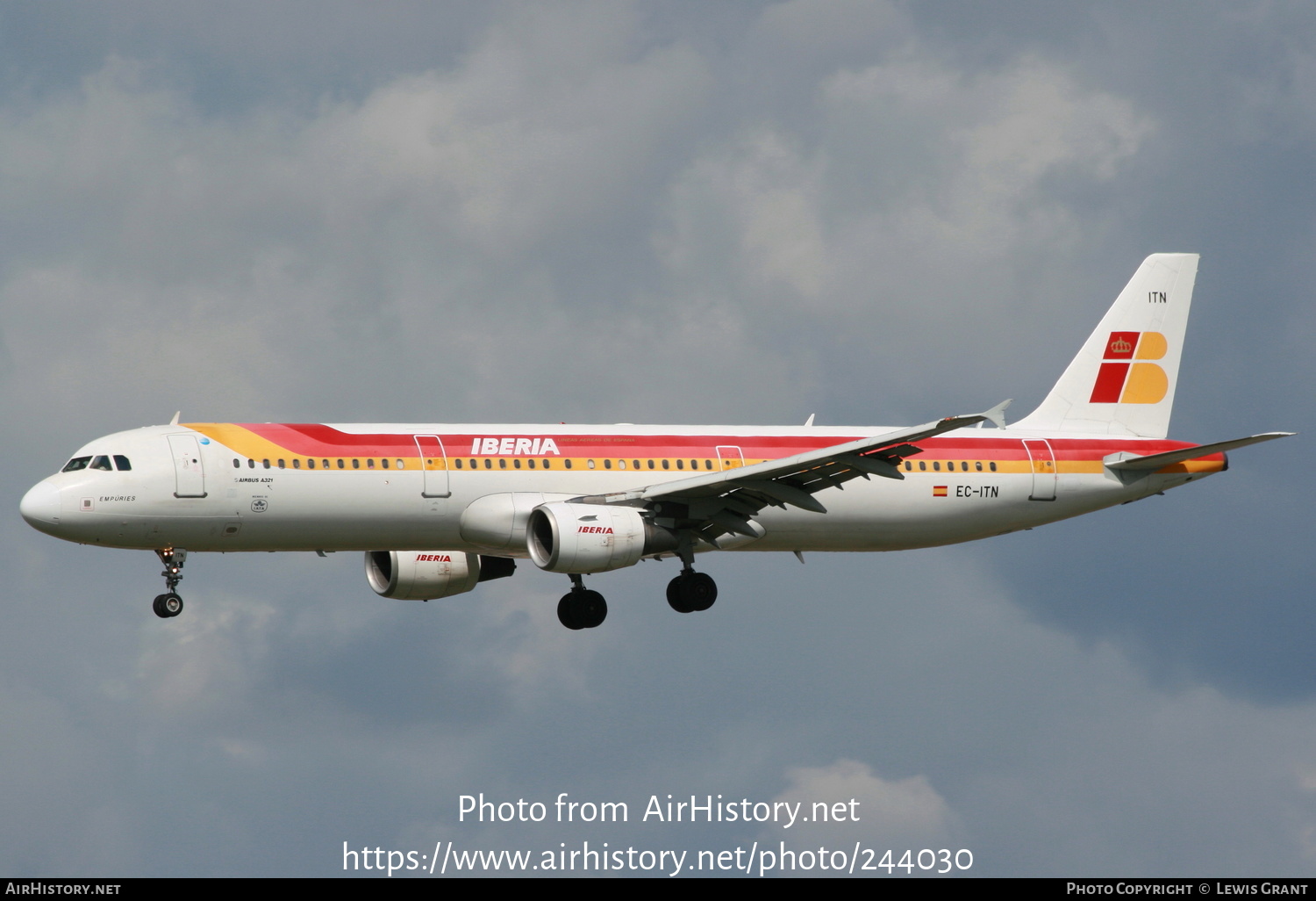 Aircraft Photo of EC-ITN | Airbus A321-211 | Iberia | AirHistory.net #244030