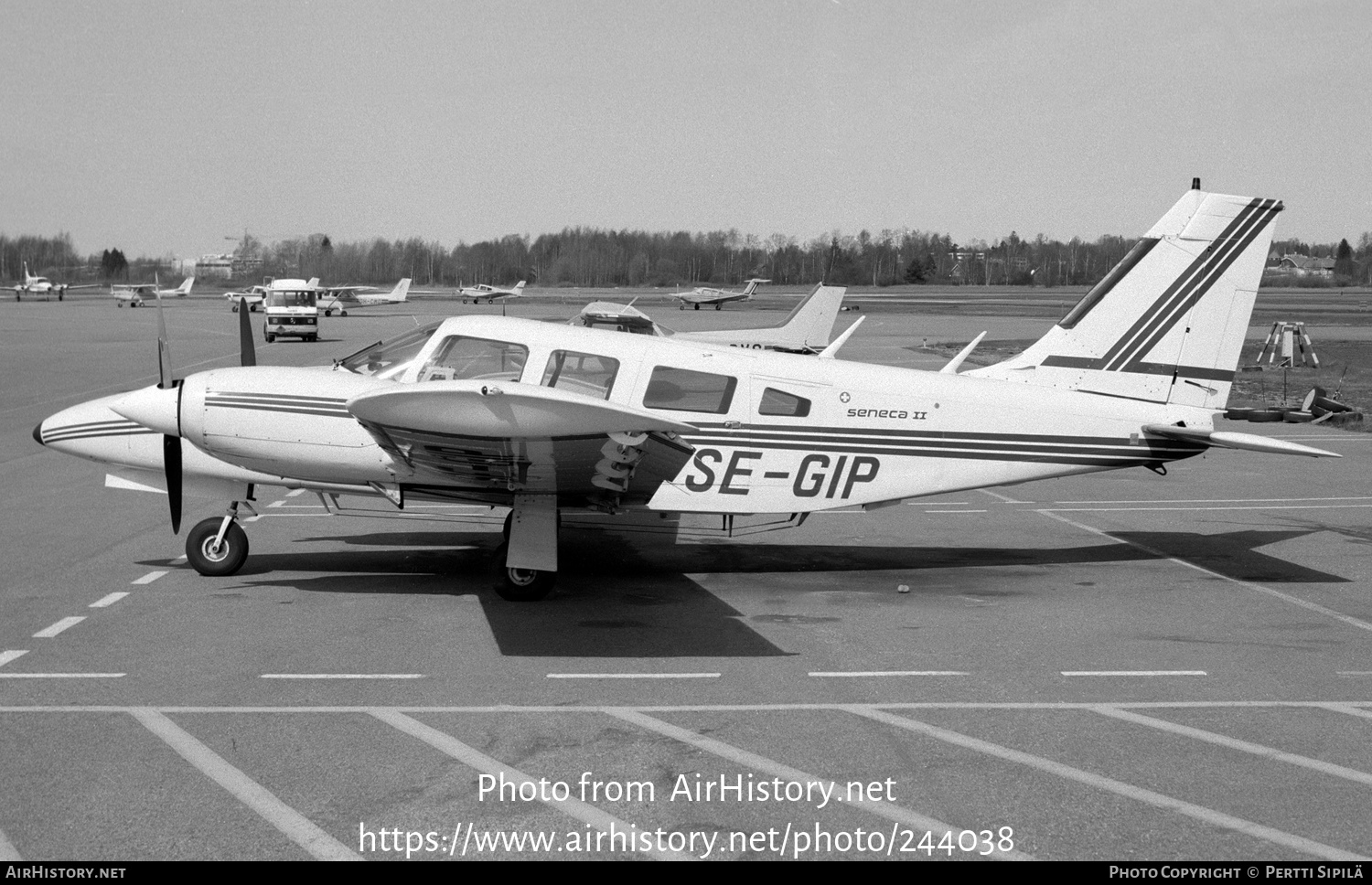 Aircraft Photo of SE-GIP | Piper PA-34-200T Seneca II | AirHistory.net #244038