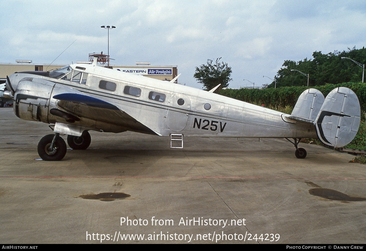 Aircraft Photo of N25V | Beech D18S | AirHistory.net #244239