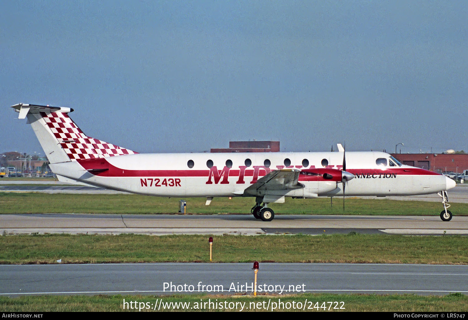 Aircraft Photo of N7243R | Beech 1900C | Midway Connection | AirHistory.net #244722