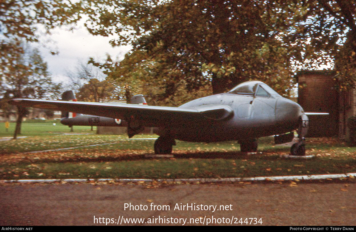 Aircraft Photo of VF301 | De Havilland D.H. 100 Vampire F1 | UK - Air Force | AirHistory.net #244734