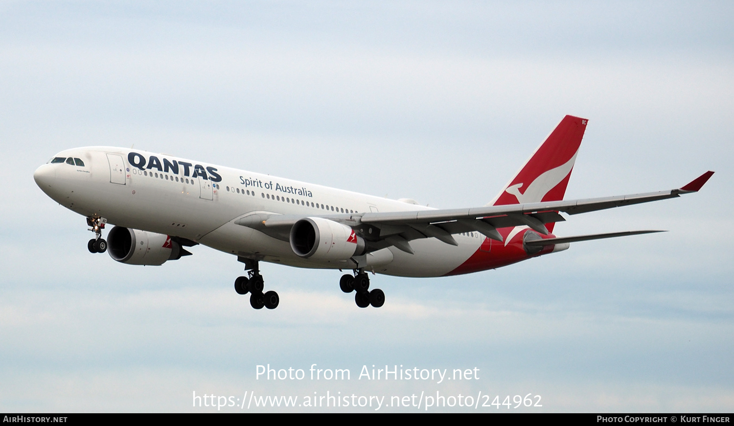 Aircraft Photo of VH-EBC | Airbus A330-202 | Qantas | AirHistory.net #244962