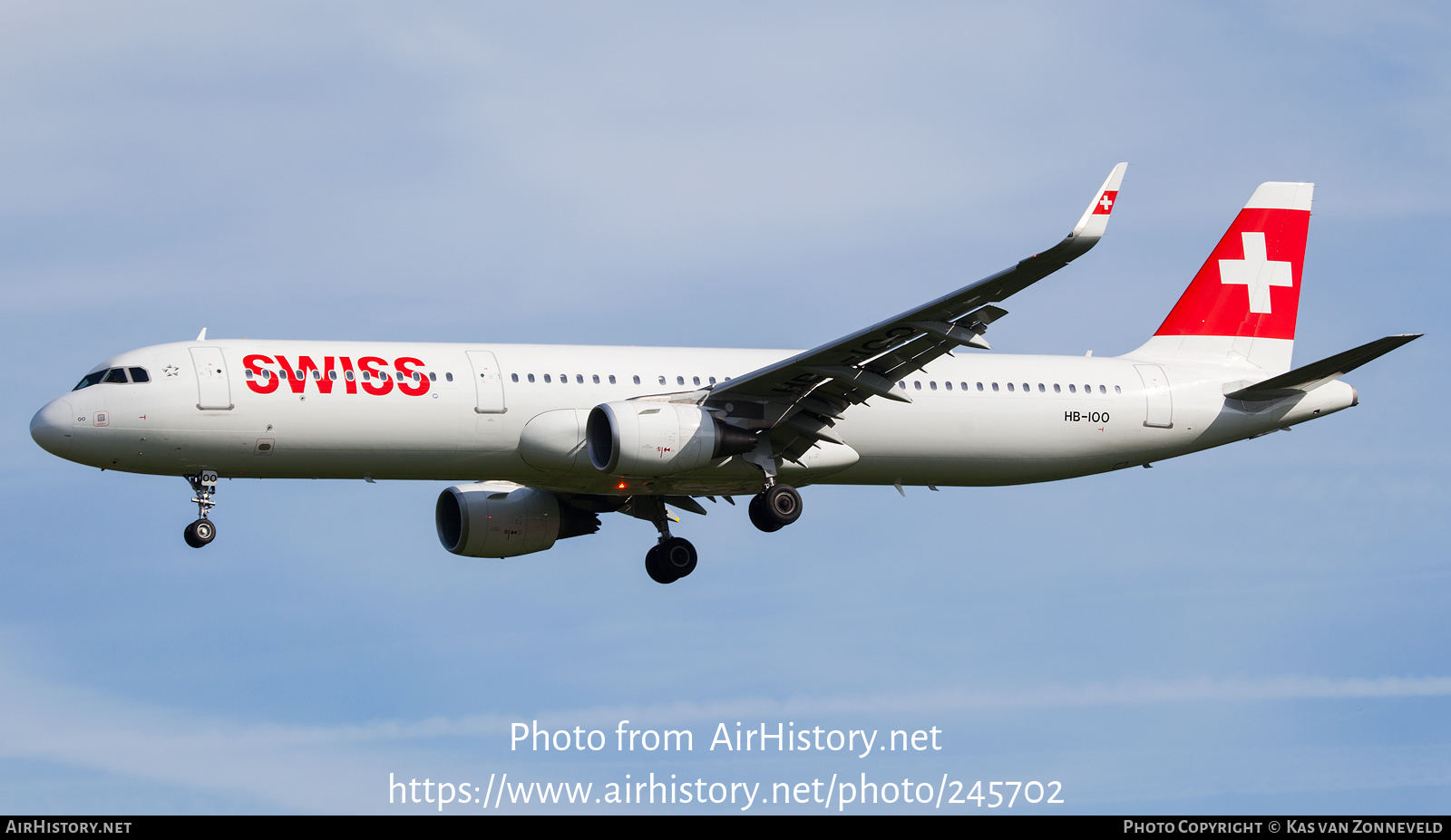 Aircraft Photo of HB-IOO | Airbus A321-212 | Swiss International Air Lines | AirHistory.net #245702