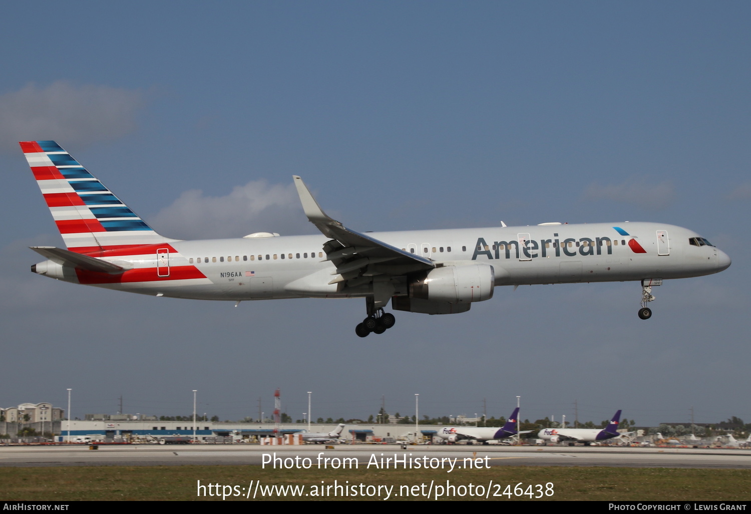 Aircraft Photo of N196AA | Boeing 757-223 | American Airlines | AirHistory.net #246438