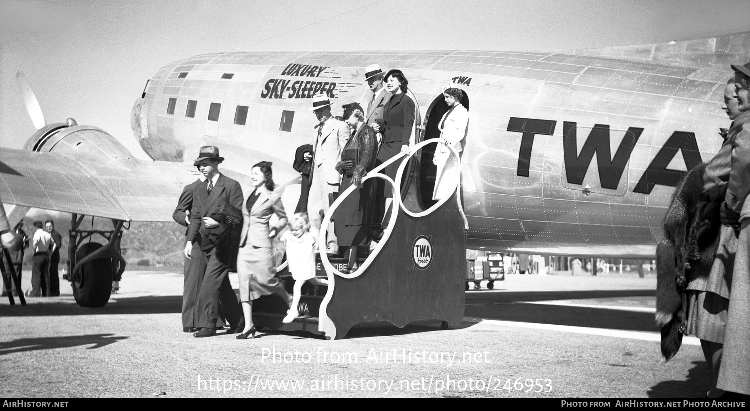 Aircraft Photo of NC17312 | Douglas DC-3B-202 | TWA - Transcontinental and Western Air | AirHistory.net #246953