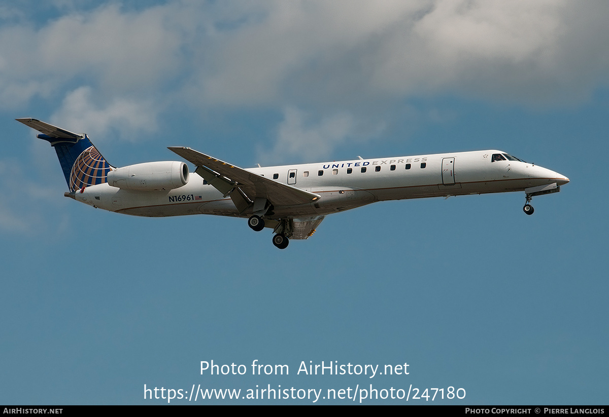 Aircraft Photo of N16961 | Embraer ERJ-145LR (EMB-145LR) | United Express | AirHistory.net #247180